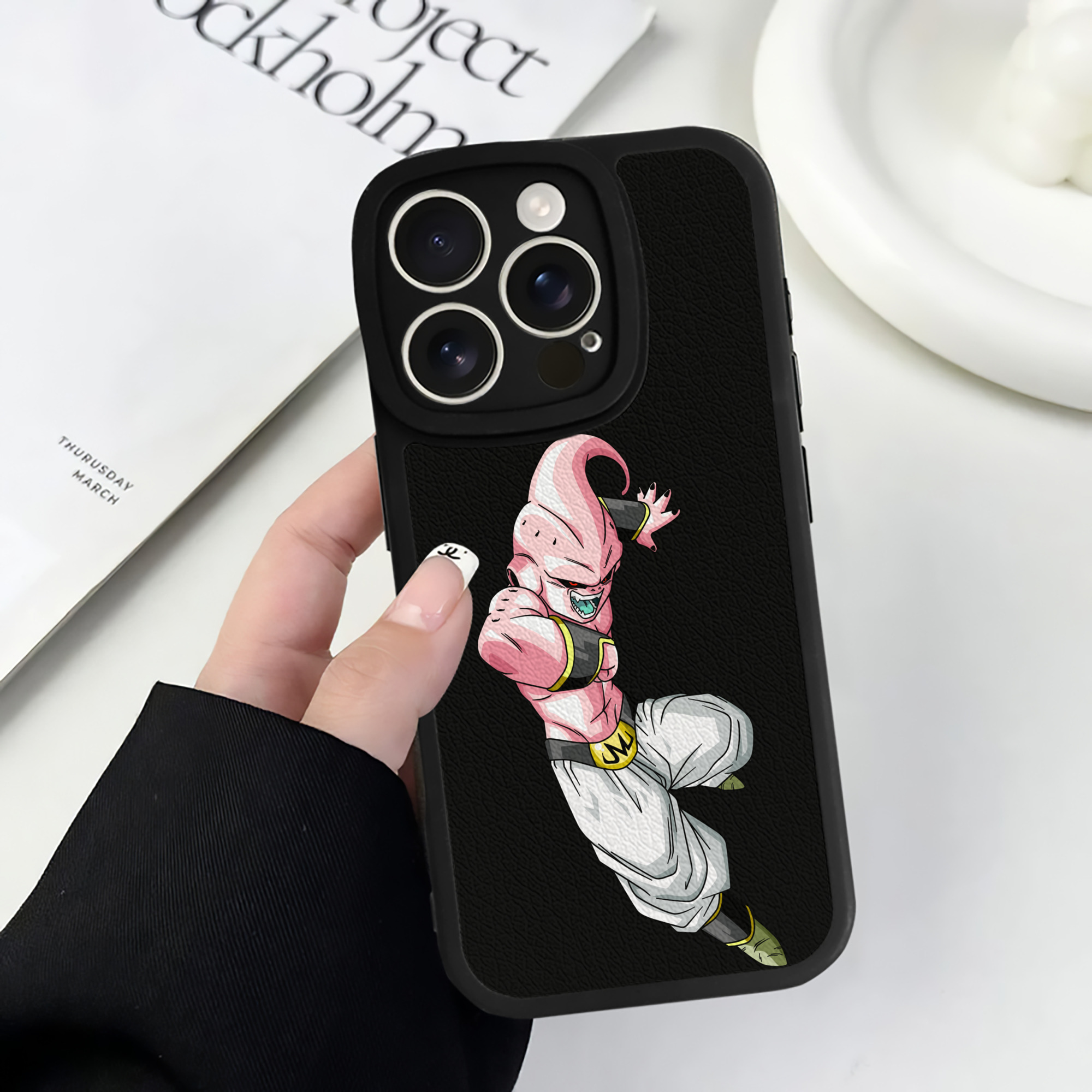 （画像用） ドラゴンボール 魔人ブウ DRAGON BALL Majin Buu 【iPhone 16シリーズ対応】シリコンスマホケース（レザー調） 材質：シリコン